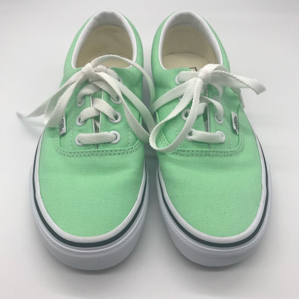 Vans Off The Wall Lace Up Sneaker Spring Green Womens size 6